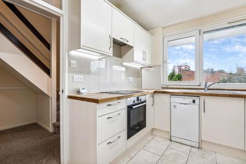 4 bedroom apartment to rent, Twyford Road, London, N1