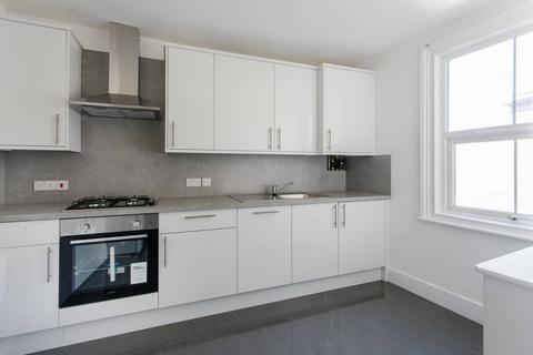 3 bedroom flat to rent, South Ealing, South Ealing, London, W5