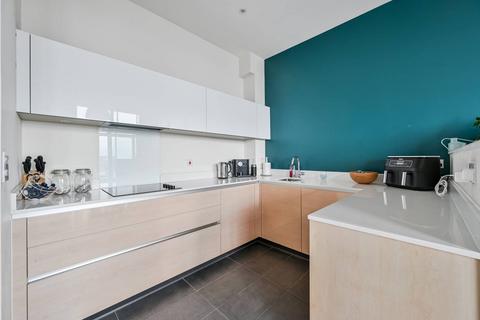 3 bedroom flat for sale, Landmann Point, Greenwich Millennium Village, London, SE10