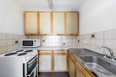 1 bedroom retirement property for sale, Church Lane, London SW19