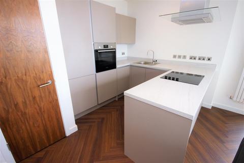 3 bedroom apartment to rent, Lightbox, Blue, Salford M50