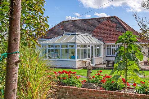 3 bedroom bungalow for sale, Ramsden Park Road, Ramsden Bellhouse, Billericay