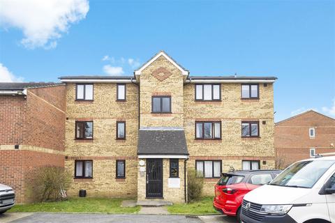 2 bedroom apartment for sale, Redford Close, Feltham TW13