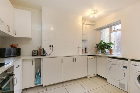 3 bedroom maisonette to rent, Sotheby Road, London N5