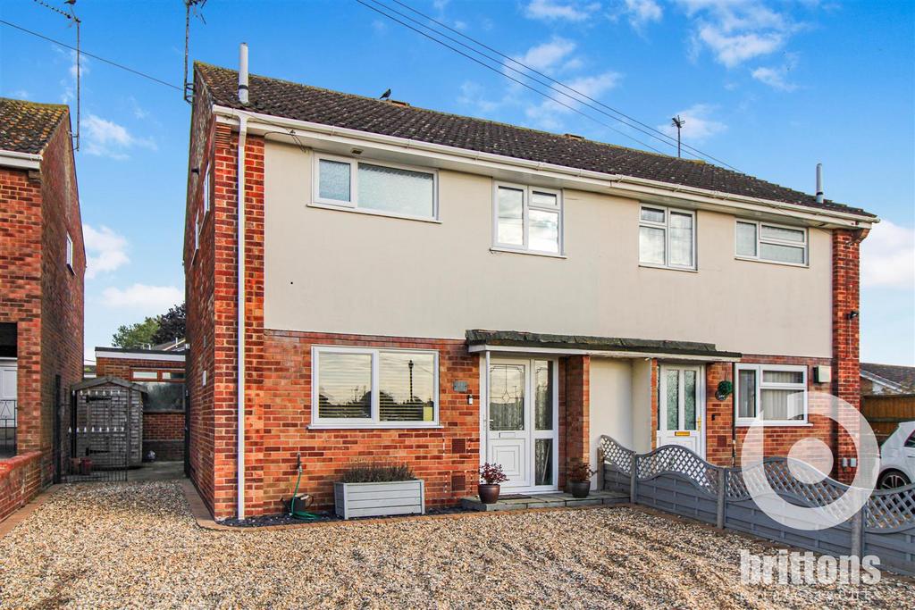 Fenland Road, King's Lynn 3 bed semi-detached house for sale - £250,000