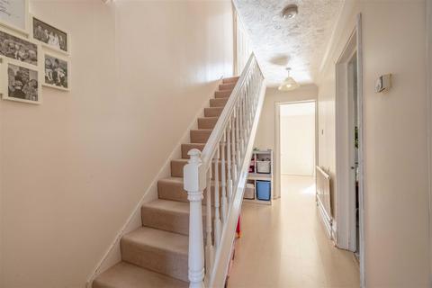 38 Keeler Close, Windsor, SL4 4NL