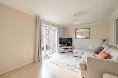 38 Keeler Close, Windsor, SL4 4NL
