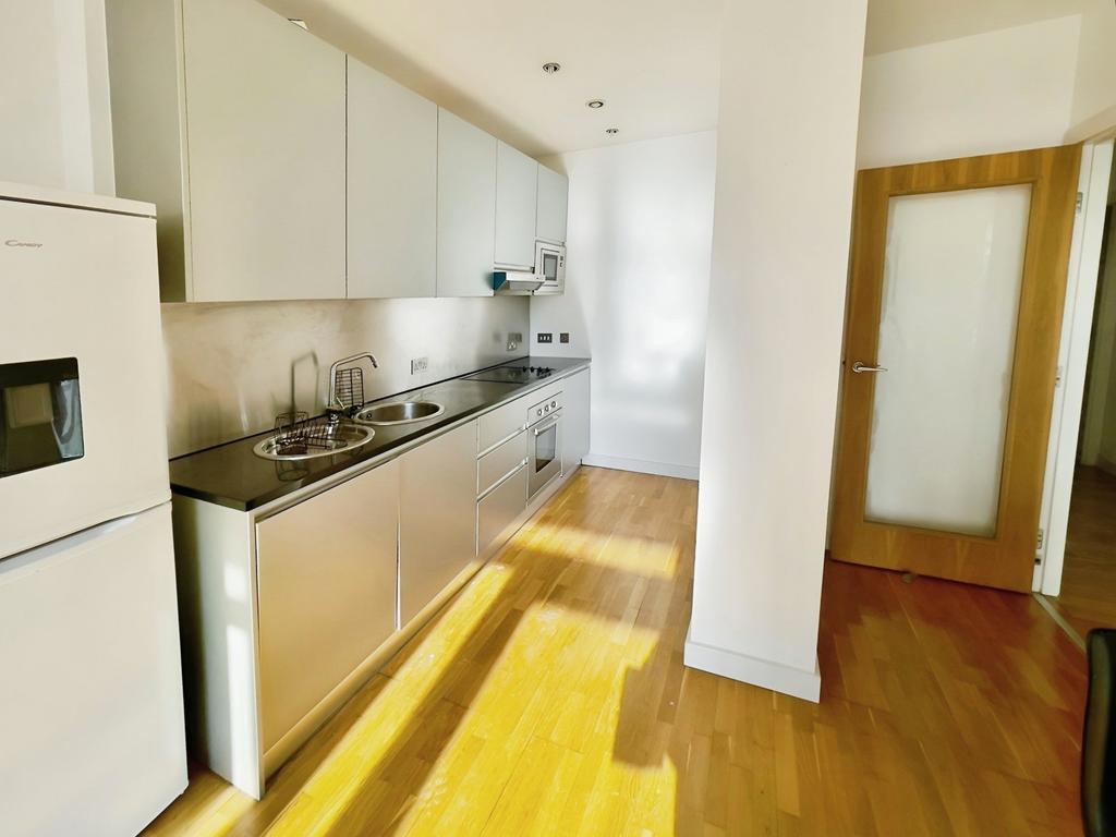 Apartment in Leeds - View 3