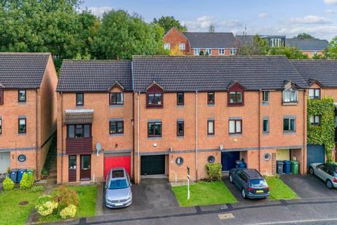 3 bedroom terraced house for sale, Garratts Way, (Downley Borders) High Wycombe, HP13 5XZ