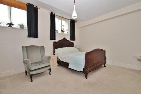 2 bedroom flat for sale, Woodford Mill, Witney, OX28