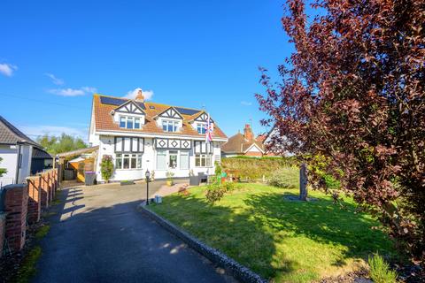 4 bedroom detached house for sale, Drummond Road, Skegness PE25