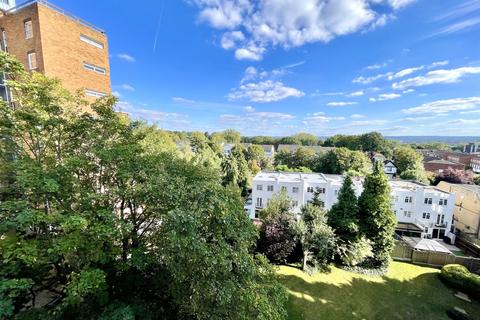 2 bedroom apartment for sale, Lakeside, Kingston Upon Thames KT2