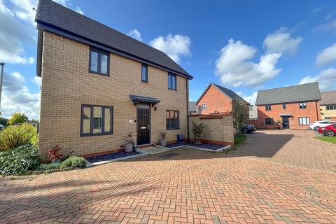 3 bedroom detached house for sale, Chew Meadow, Biggleswade, SG18