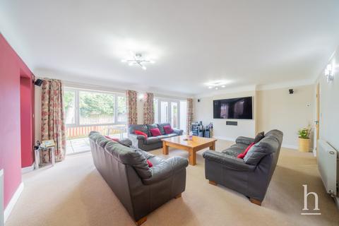 4 bedroom detached house for sale, Birkenhead Road, Willaston CH64