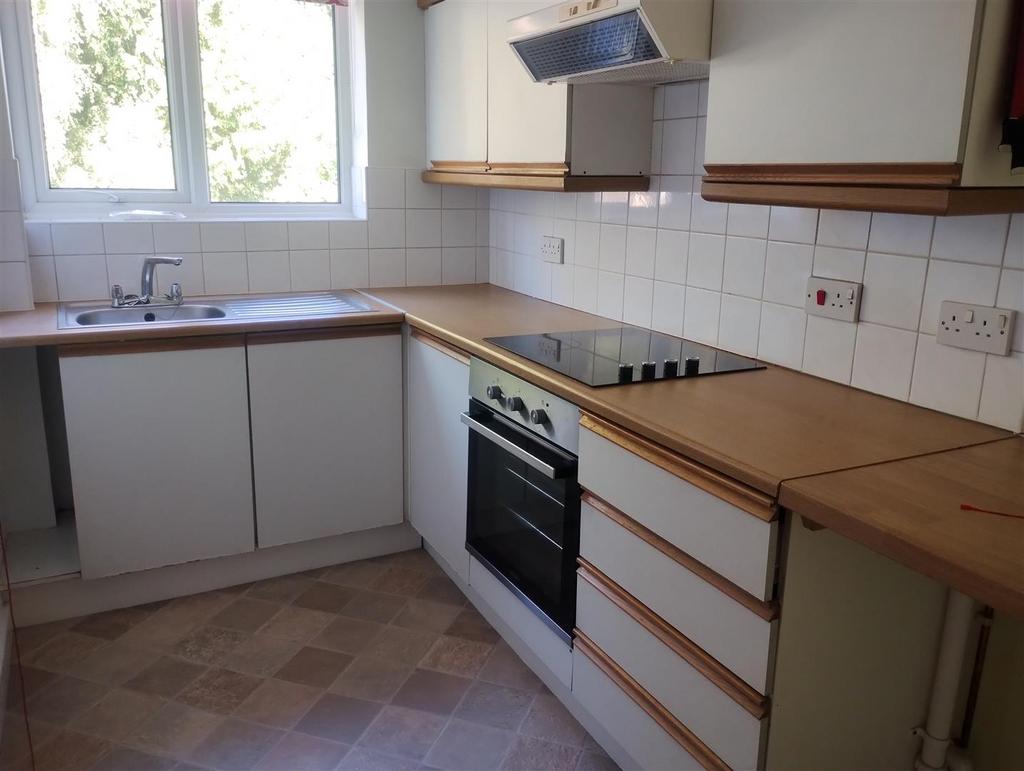 18 Llys Menai, Menai Bridge 1 bed retirement property for sale £89,950
