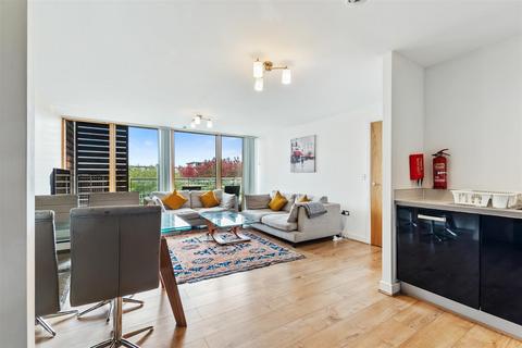 3 bedroom apartment for sale, 11 Merrivale Mews, Milton Keynes MK9