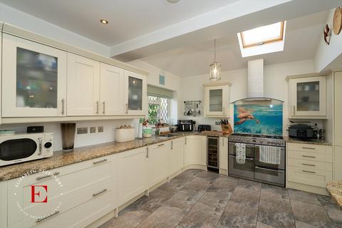 3 bedroom detached house for sale, Cromwell Lane, Burton Green