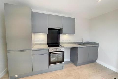 2 bedroom flat to rent, Regent Plaza, Block B, Salford M5