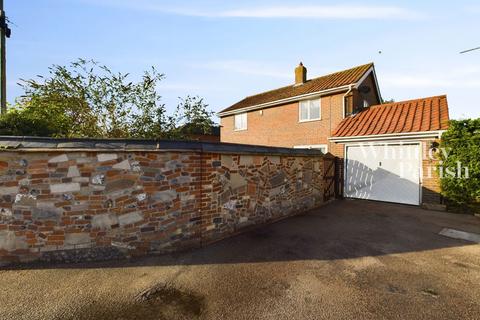 3 bedroom detached house for sale, Victoria Road, Diss