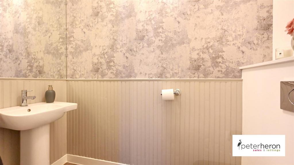 Cloakroom/WC