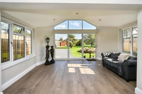 5 bedroom detached house for sale, Welbeck Road, Canvey Island SS8