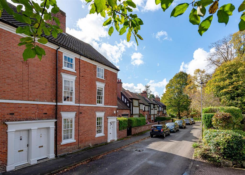 16 Clifton Road-front4.jpg