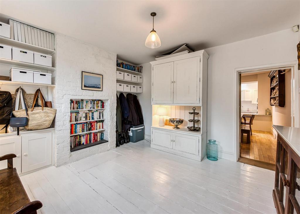 16 Clifton Road-sitting1.jpg