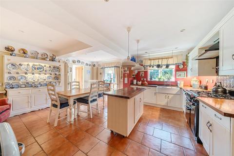 5 bedroom detached house for sale, Fishers Close, Great Barford