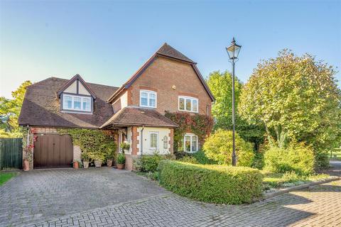 5 bedroom detached house for sale, Fishers Close, Great Barford