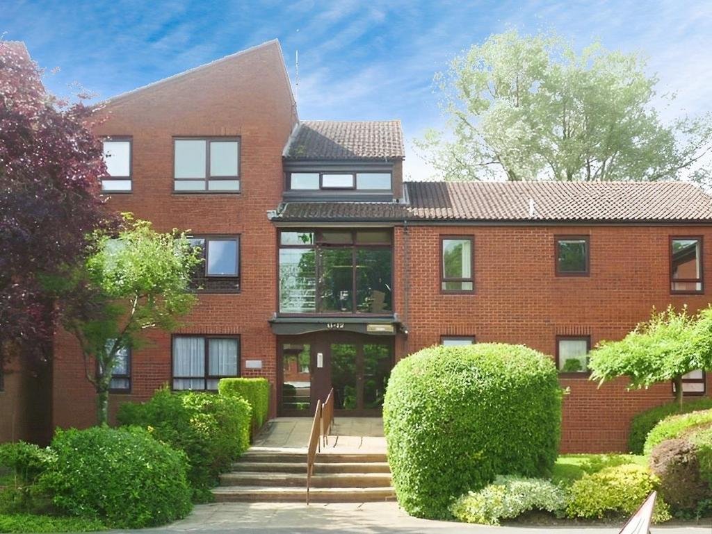 MARLBOROUGH COURT, WIMBORNE 1 bed in a house share to rent £725 pcm
