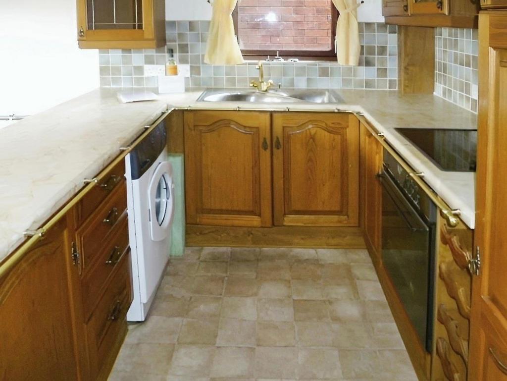 MARLBOROUGH COURT, WIMBORNE 1 bed in a house share to rent £725 pcm