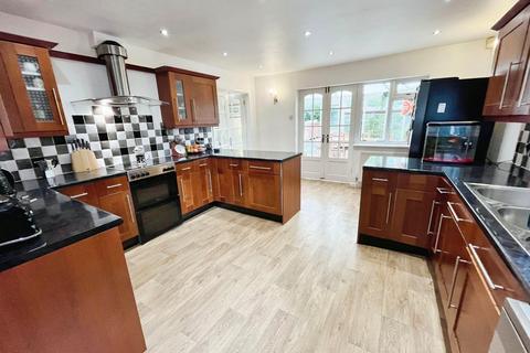 4 bedroom detached house for sale, Alders Green Avenue, High Lane, Stockport, SK6