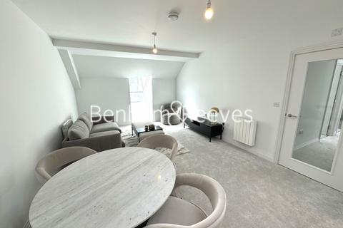 2 bedroom apartment to rent, Commonwealth Place, Slough SL2