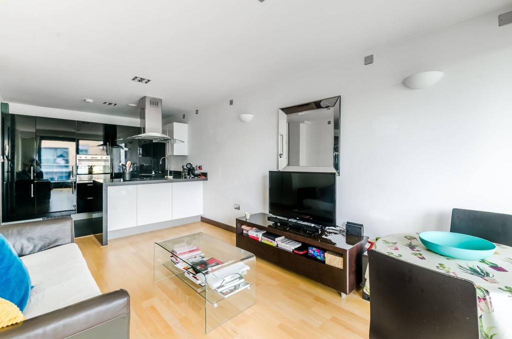 Vicentia Court, Bridges Court Road... 1 bed flat to rent £2,200 pcm