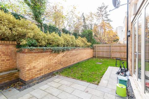 4 bedroom semi-detached house to rent, Hepburn Place, Acton, London, W3