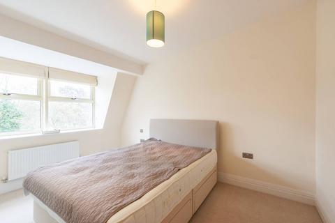 4 bedroom semi-detached house to rent, Hepburn Place, Acton, London, W3