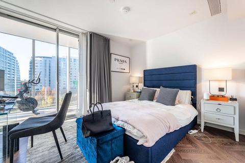 2 bedroom flat for sale, Fladgate House, Battersea Power Station, Nine Elms, London, SW11