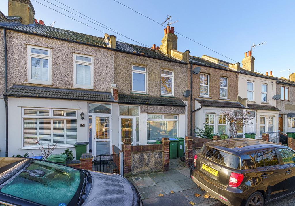 Swingate Lane, London SE18 2 bed terraced house for sale £420,000