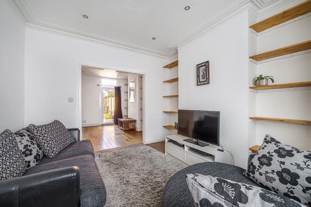 Swingate Lane, London SE18 2 bed terraced house for sale £420,000