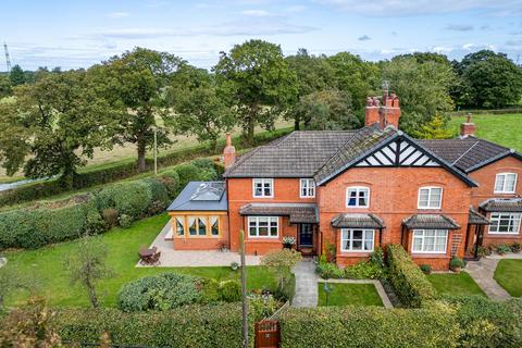 4 bedroom semi-detached house for sale, Poplar Hall Lane, Chester CH2