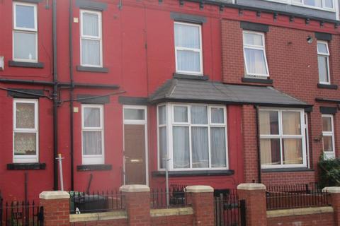 2 bedroom terraced house to rent, St Hildas Avenue, Cross Green, Leeds