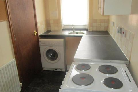 2 bedroom terraced house to rent, St Hildas Avenue, Cross Green, Leeds