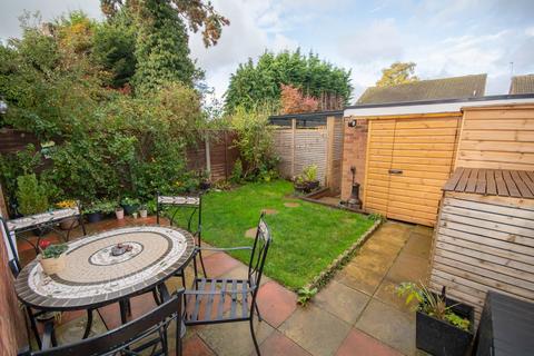 11 Hardy Close, Rugby, CV22 7JA
