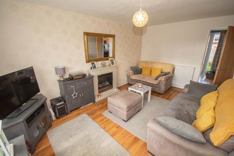 11 Hardy Close, Rugby, CV22 7JA