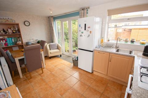 11 Hardy Close, Rugby, CV22 7JA