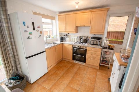 11 Hardy Close, Rugby, CV22 7JA