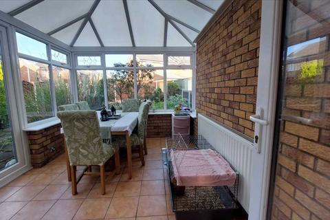 2 bedroom semi-detached house for sale, The Maples, Winsford