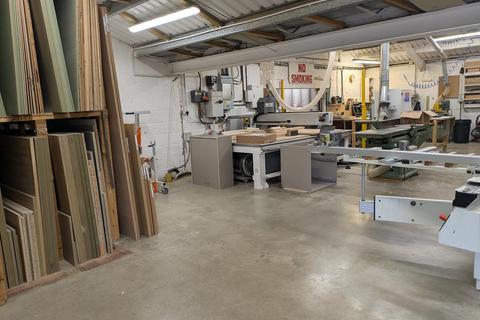 Industrial unit to rent, Pews Corner, Guildford, GU3 1LP