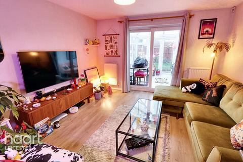 2 bedroom end of terrace house for sale, Buckingham Drive, Leicester