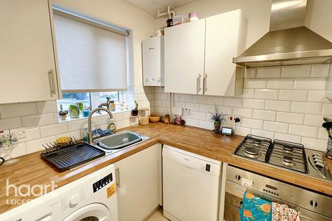 2 bedroom end of terrace house for sale, Buckingham Drive, Leicester